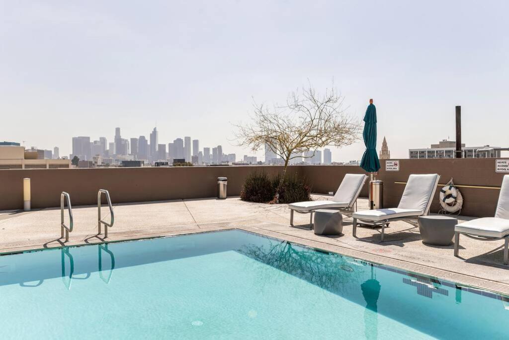 Lovely Upscale High Rise Private Parking & Pool Appartement Los Angeles Buitenkant foto
