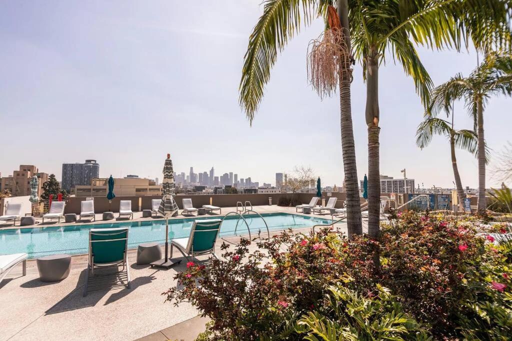 Lovely Upscale High Rise Private Parking & Pool Appartement Los Angeles Buitenkant foto