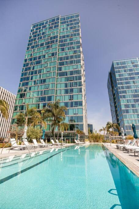 Lovely Upscale High Rise Private Parking & Pool Appartement Los Angeles Buitenkant foto