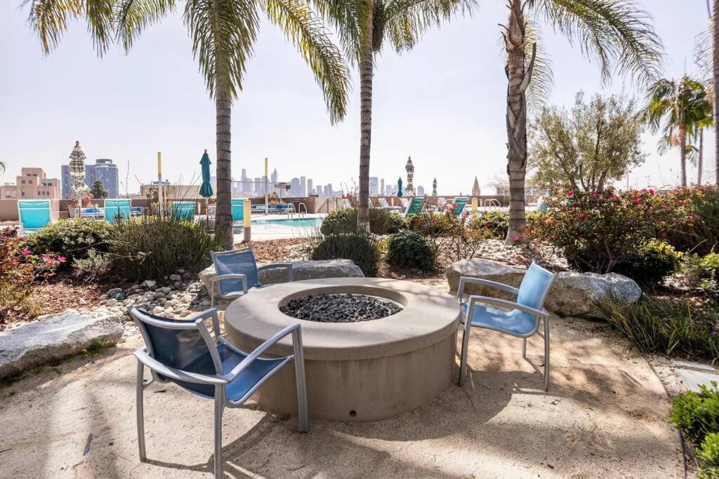 Lovely Upscale High Rise Private Parking & Pool Appartement Los Angeles Buitenkant foto