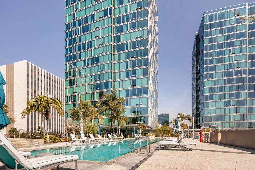 Lovely Upscale High Rise Private Parking & Pool Appartement Los Angeles Buitenkant foto