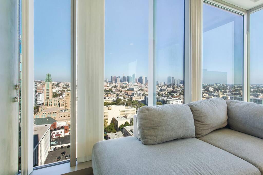 Lovely Upscale High Rise Private Parking & Pool Appartement Los Angeles Buitenkant foto