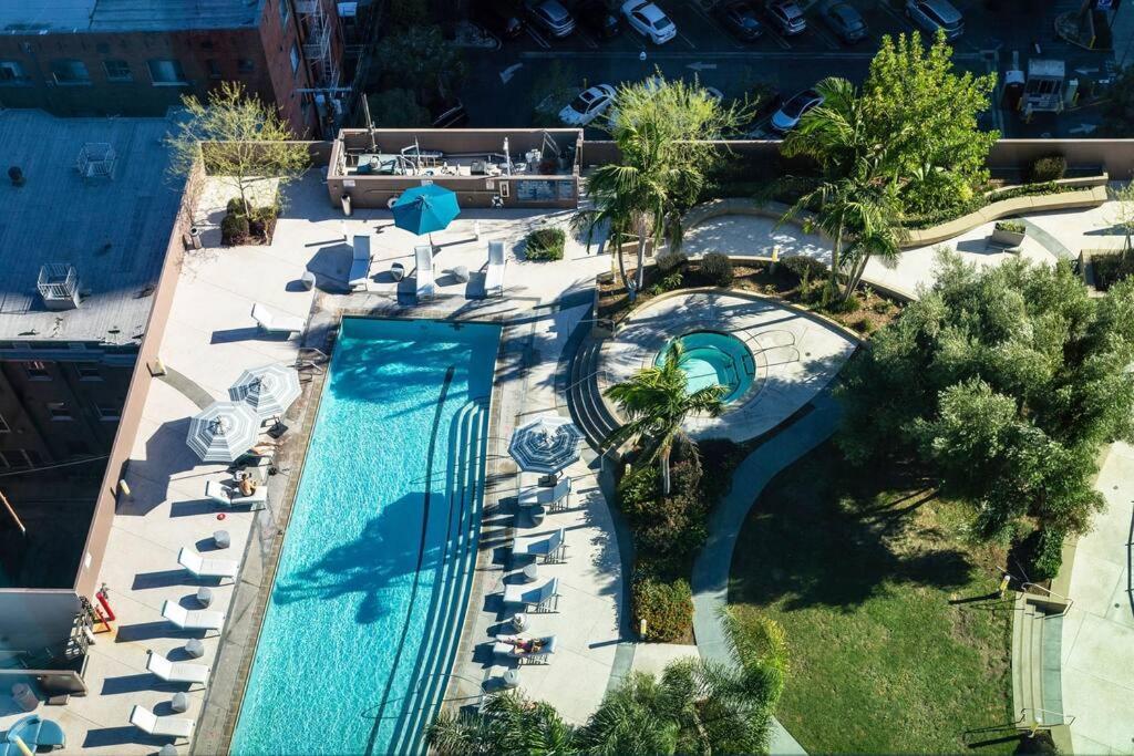 Lovely Upscale High Rise Private Parking & Pool Appartement Los Angeles Buitenkant foto