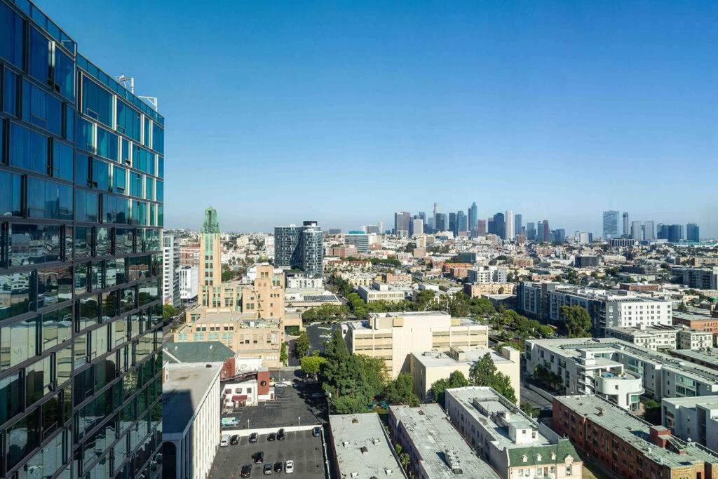 Lovely Upscale High Rise Private Parking & Pool Appartement Los Angeles Buitenkant foto